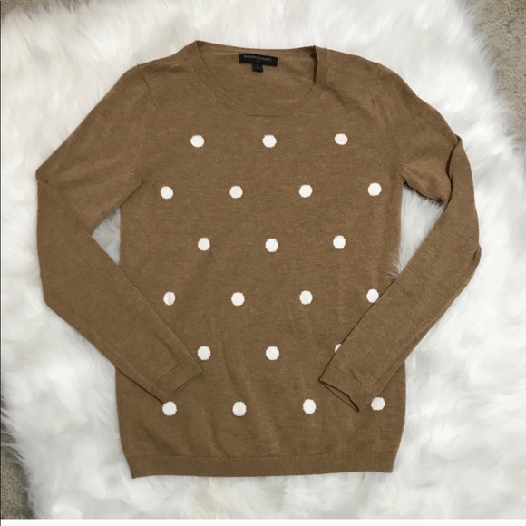 Banana Republic Sweaters - Banana Republic Polka Dot Sweater 🍌 ⚪️🔶